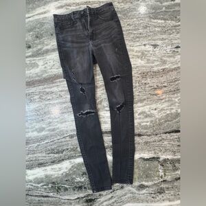 Black Hollister high-rise super skinny jean size 26